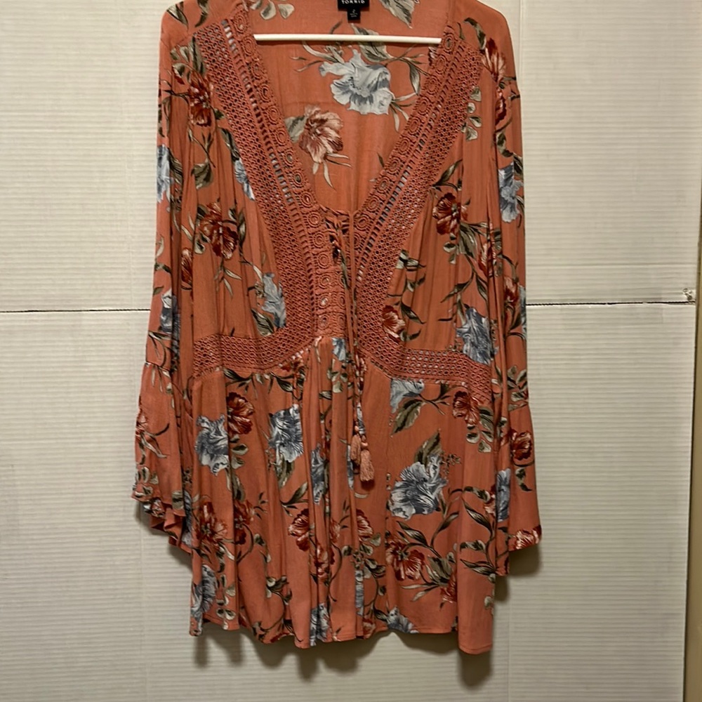 Pre-owned Torrid Rose Peach Floral Size: 2